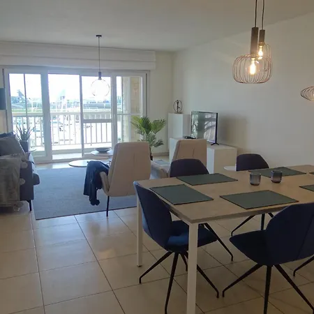 In Near Scenic Beach, Cleaning Included Apartamento *